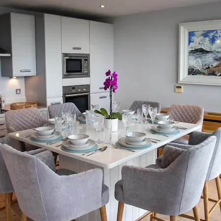 Penthouse 3 Bedroom Luxury Γκάλγουεϊ